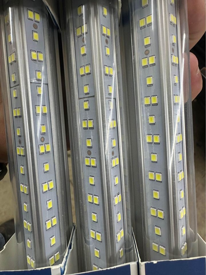 8 Pack of 4ft 72 Watt LED Lights